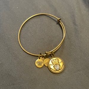 Alex and Ani CLADDAGH bracelet